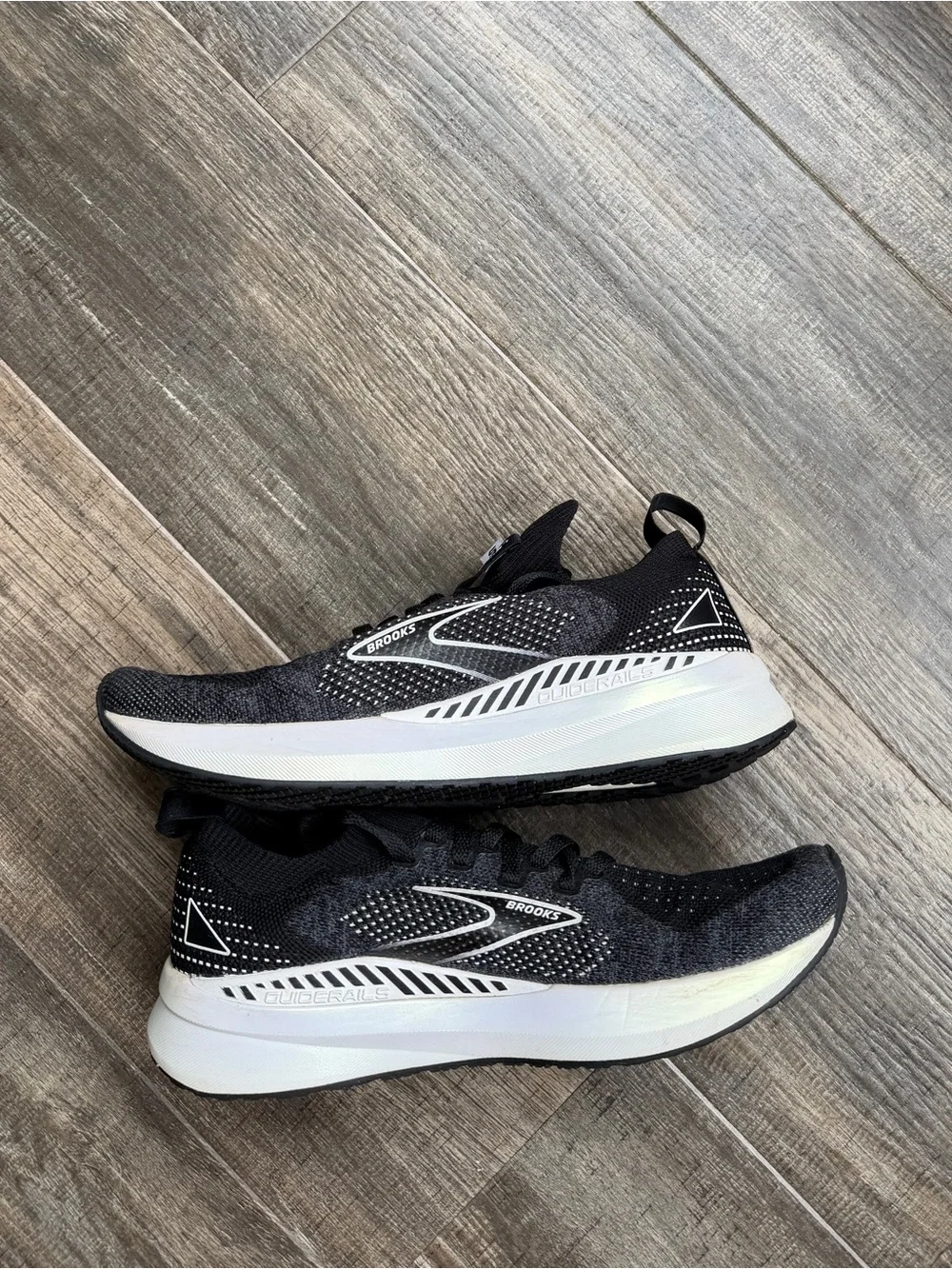 Brooks Levitate Stealthfit GTS 5 Womens 7 sz Shoes Black Running Walking Gym